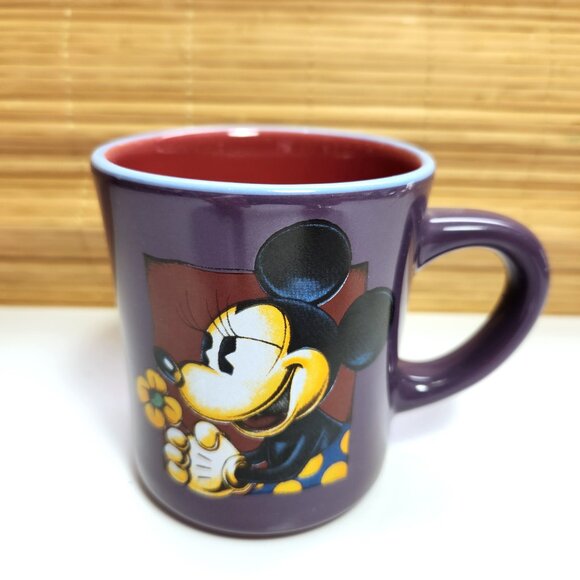 Minnie Mouse Mug Cup Holding A Daisy 2 Tone Purple out and Red Inside - Picture 1 of 7